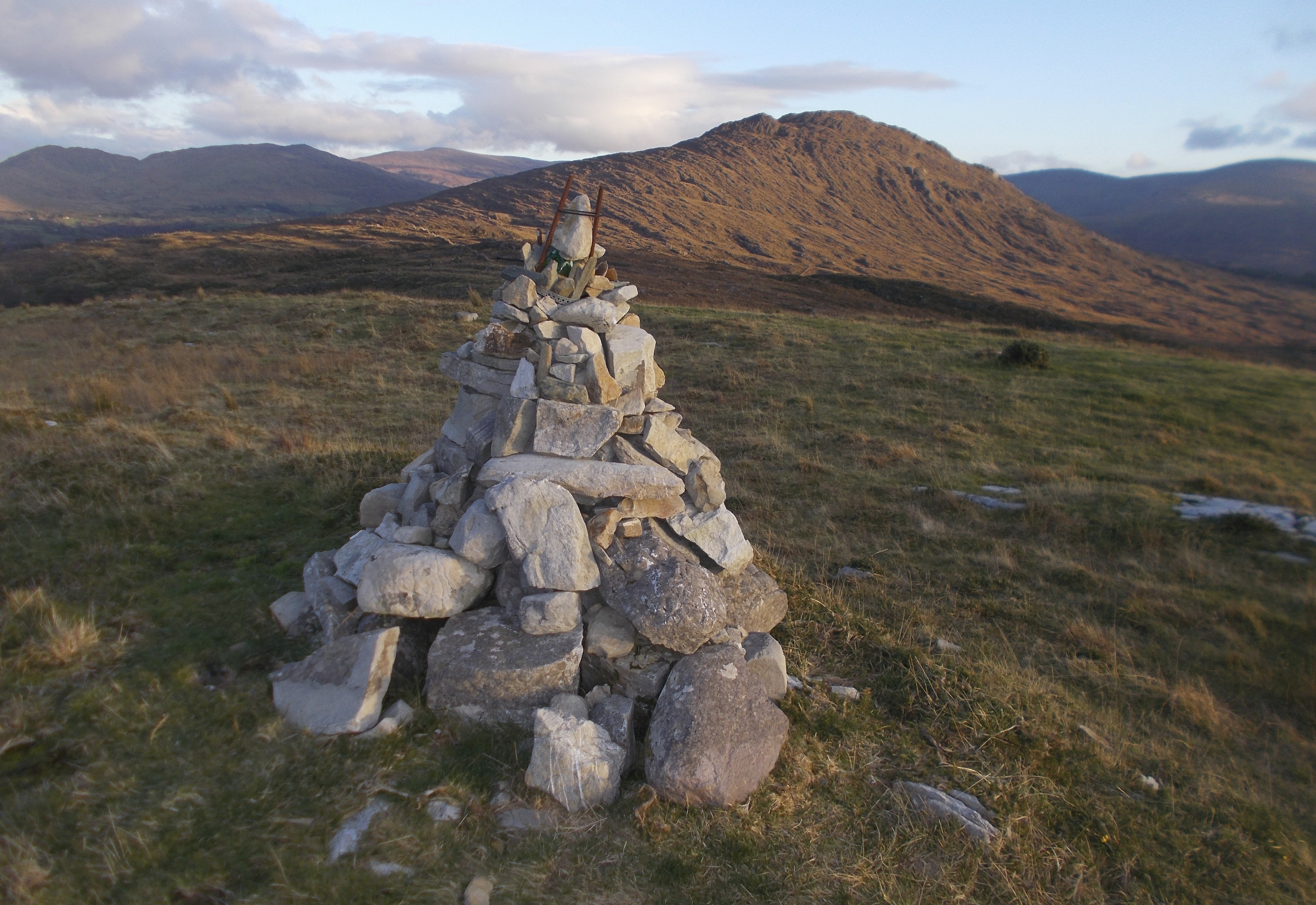 Triangular cairn