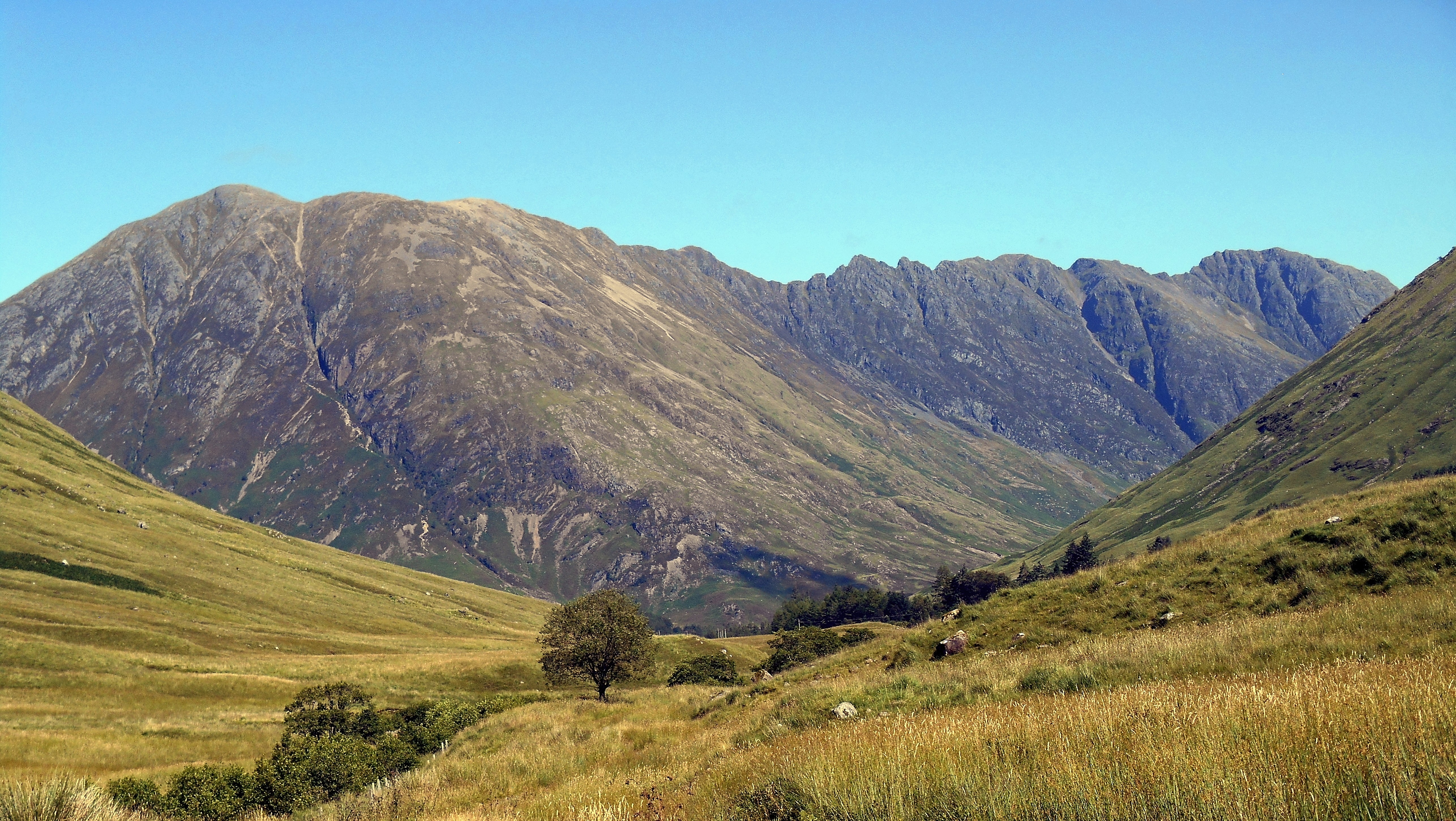  Sgórr nam Fiannaidh and the Aonach Eagach Ridge